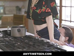 Дочка, Семья, Лесбиянка, Милф, Мамочка, Мачеха, Молоденькие, Сиськи