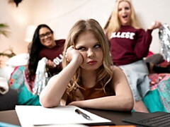 18 ans, Gros seins, Doigter, Embrassement, Lesbienne, Chatte, Rasée, Adolescente