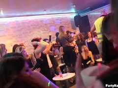 Leie, Grosser schwanz, Blondine, Braunhaarige, Bekleidet, Küssen, Party, Strümpfe