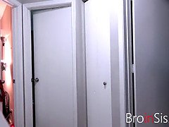 Blasen, Bruder, Hd, Schwestern, Taboo, Jungendliche (18+), Toilette, Hure