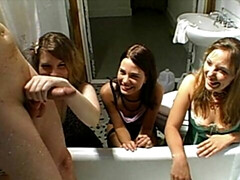 Bad, Schlafzimmer, Grosser schwanz, Fingern, Handjob, Lecken, Masturbation, Strümpfe