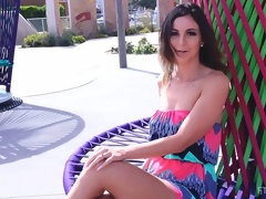 Anal, En gros plan de très près, Extrême, Masturbation, Orgasme, Public, Solo, Sous la jupe