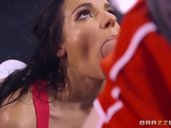 Anal, Tetas grandes, Morena, Realidad