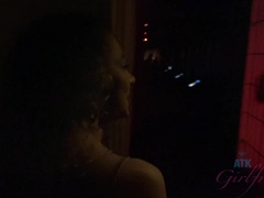 Blond, Vingeren, Flashing, Vriendin, Buiten, Klein, Gezichtspunt, Tieten likken