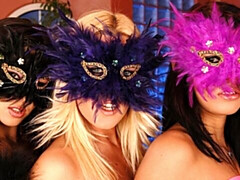 18 jaar, Grote kont, Grote mammen, Vingeren, Masturbatie, Kut duiken, Mager, Tieten likken