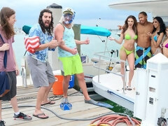 Bikini, Rubia, Mamada, Masturbacion con pies, Pajear, Besar, Al aire libre, Adolescente