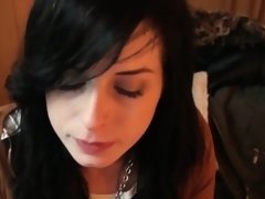 Sucer une bite, Brunette brune, Européenne, Branlette thaïlandaise, Hd, Public, Réalité