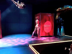 In den arsch, Grosser schwanz, Grosse titten, Braunhaarige, Vollbusig, Reif, Natürlichen titten, Titten