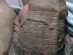 Leie, Grosser schwanz, Grosse titten, Blasen, Geschnappt, Handjob, Dusche, Tätowierung