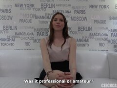 18 ans, Gros seins, Sucer une bite, Brunette brune, Tir de sperme, Hd, Pov, Adolescente