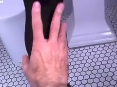 フェティッシュ, 手コキする, Hd, 淫乱熟女, ナイロン, 穴開きパンティ, トイレ, ヤリマンの