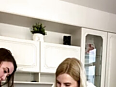 緊縛, デカチン, 着衣女と全裸男, イく瞬間, 手コキする, ロシア人, 剃毛, 三人