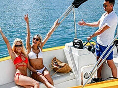 18 летние, Большая жопа, Большой член, Собачьи, Двойное проникновение, Натуральные сиськи, Молоденькие, Сиськи