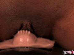 Grosse titten, Stiefel, Braunhaarige, Indisch, Lingerie, Masturbation, Strümpfe, Spielzeuge