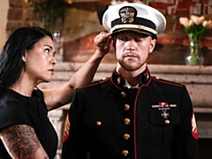 Asiatique, Gros cul, Grosse bite, Gros seins, Sucer une bite, Brunette brune, En levrette, Mère que j'aimerais baiser