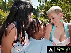 Gros seins, Noire, Sucer une bite, Attrapée, Tir de sperme, Noir ébène, Partouze, Mère que j'aimerais baiser