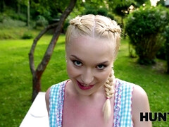 Grosse titten, Blondine, Gehörnter ehemann, Hd, Im freien, Zopf, Pov