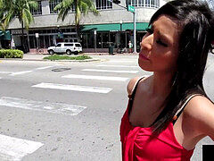 Brunette brune, Tir de sperme, Branlette thaïlandaise, Orgasme, Petite femme, Nénés