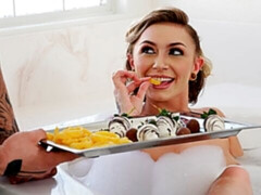 Culo grande, Mamada, Morena, Estilo perrito, Tetas naturales, Pequeña, Trio, Tetas