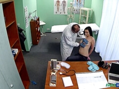 素人, フェラチオ, 医者, バック, 指いじり, なめる, 看護婦, ユニフォーム