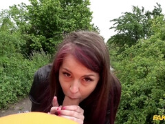 Leie, Blasen, Braunhaarige, Süss, Europäisch, Im freien, Piercing, Titten