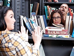 Grosser arsch, Grosser schwanz, Grosse titten, Blasen, Braunhaarige, Hundestellung, Milf, Titten