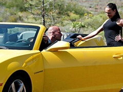 Gros cul, Grosse bite, Gros seins, Sucer une bite, Brunette brune, Voiture, En levrette, Mère que j'aimerais baiser