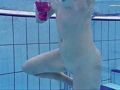 Belleza, Rubia, Linda, Europeo, Piscina, Ruso, Tetas, Bajo el agua