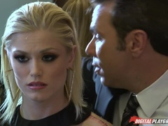 Bad, Grosse titten, Blasen, Auto, Lecken, Büro, Realität, Tätowierung