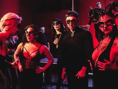 お尻, バイセクシャル, ブロンド, フェラチオ, バック, 手コキする, パーティ, オッパイの