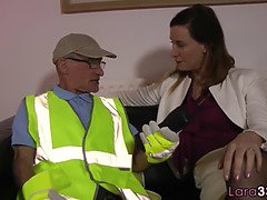 Grote kont, Oudere vrouw, Masturbatie, Moeder die ik wil neuken, Moeder, Stiefmoeder, Kousen, Tatoeage