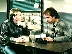 デカ尻, デカパイ, ブロンド, 指いじり, 毛深い, オマンコ, ヴィンテージ