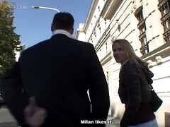 Gros seins, Sucer une bite, Plantureuse, Gorge profonde, Hd, Naturelle, Public, Chatte