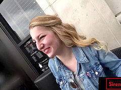 Enthousiasteling, Anaal, Pijpbeurt, Sperma shot, Sperma in gezicht, Eerste keer, Buiten, Speelgoed