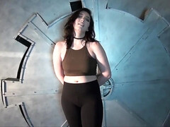 Gros cul, Gros seins, Bondage, Brunette brune, Fétiche, Seins naturels, Solo, Nénés