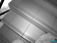 Rubia, Europeo, Dinero, Al aire libre, Pov, Público, Realidad, Tragarse