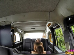 お尻, デカパイ, 車, 女, 指いじり, レズビアン, アウトドア, オマンコ