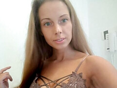 Amateur, Sucer une bite, Brunette brune, Éjaculer dans la bouche, Tir de sperme, Hard, Adolescente, Nénés