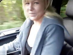 ブロンド, フェラチオ, 車, Hd, 乳首, アウトドア, 剃毛, ストッキング