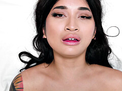 Leie, Vorstellungsgespräch, Masturbation, Muschi, Rasiert, Solo, Tätowierung, Jungendliche (18+)