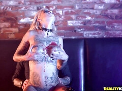 In den arsch, Tussi, Grosse titten, Schwarz, Blasen, Vollbusig, Rotschopf, Titten