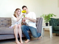 Anal, Grosse bite, Sucer une bite, En levrette, Petite amie, Hard, Embrassement, Avaler