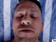 Anaal, Blond, Pijpbeurt, Handbeurt, Buiten, Shemale, Tieten likken