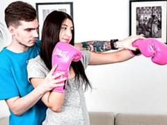 Gros cul, Grosse bite, Brunette brune, En levrette, Seins naturels, Maigrichonne, Adolescente, Nénés