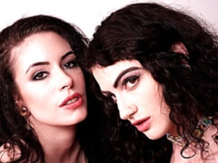 Morena, Fetiche, Penetracion con dedos, Lamidas, Lencería, Estriptis, Adolescente, Juguetes