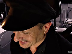 Brunette brune, Voiture, Tir de sperme, Européenne, Léchez, Lingerie, Maigrichonne, Nénés