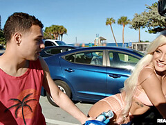 Поза 69, Пляж, Бикини, Блондинки, В машине, Собачьи, На кухне, Косички