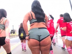 Amateur, Cul, Belle grosse femme bgf, De plein air, Public, Réalité