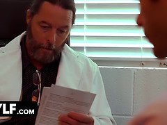 Grote kont, Sperma shot, Sperma in gezicht, Reusachtig, Moeder die ik wil neuken, Gezichtspunt, Schreeuwen, Tieten likken