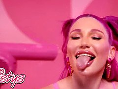 Watch Lily Lou, the gorgeous babe, pleasure her clit with a vibrator in this hot solo scene